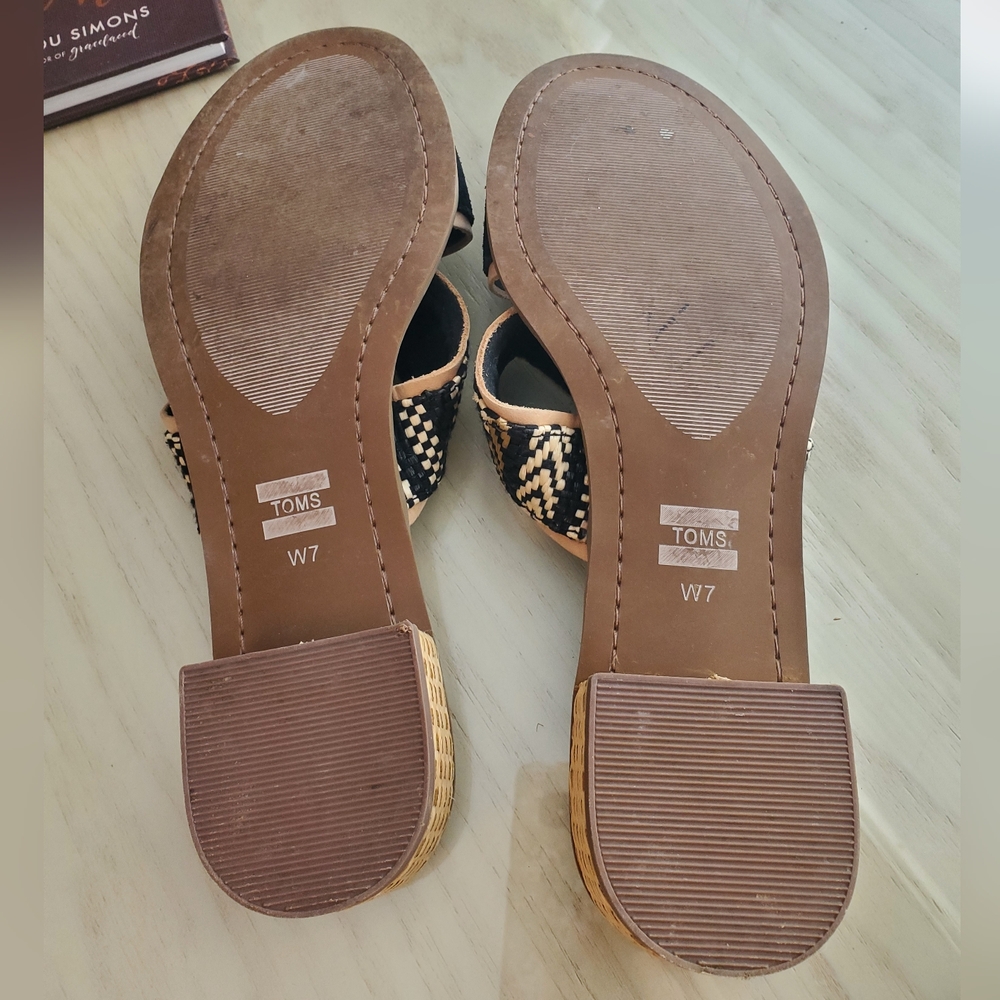 Toms Sandals - Picture 8 of 11